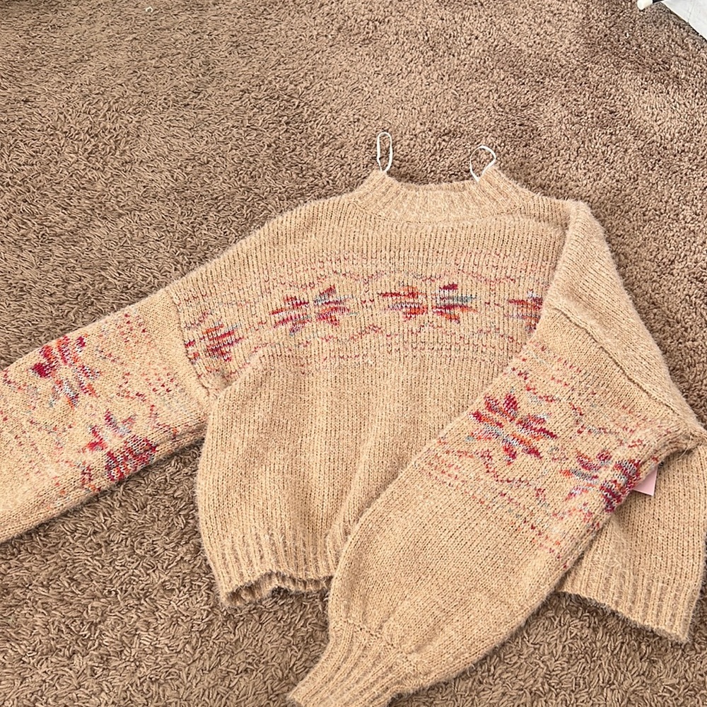 Tan cropped super soft sweater never worn